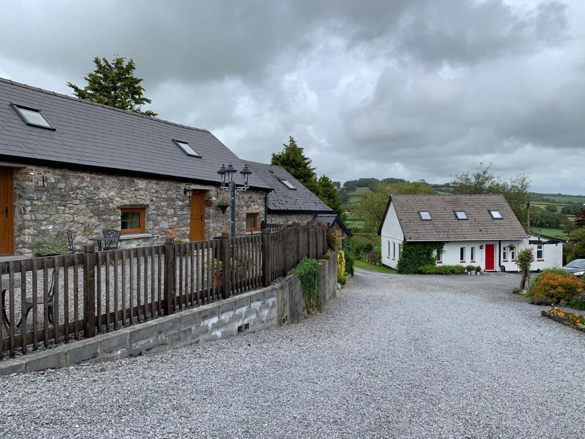 The Reindeer Retreat Buttercup Twin Hotel Kidwelly ภายนอก รูปภาพ