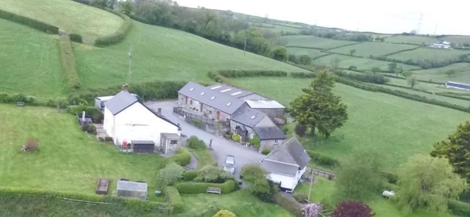 The Reindeer Retreat Buttercup Twin Hotel Kidwelly ภายนอก รูปภาพ