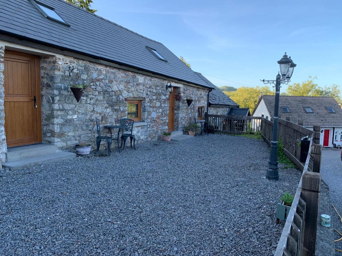 The Reindeer Retreat Buttercup Twin Hotel Kidwelly ภายนอก รูปภาพ